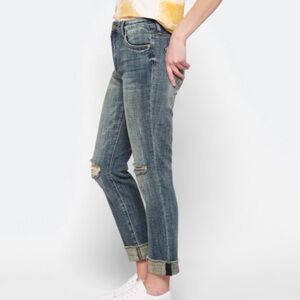 High Rise Distressed Boyfriend Jean
